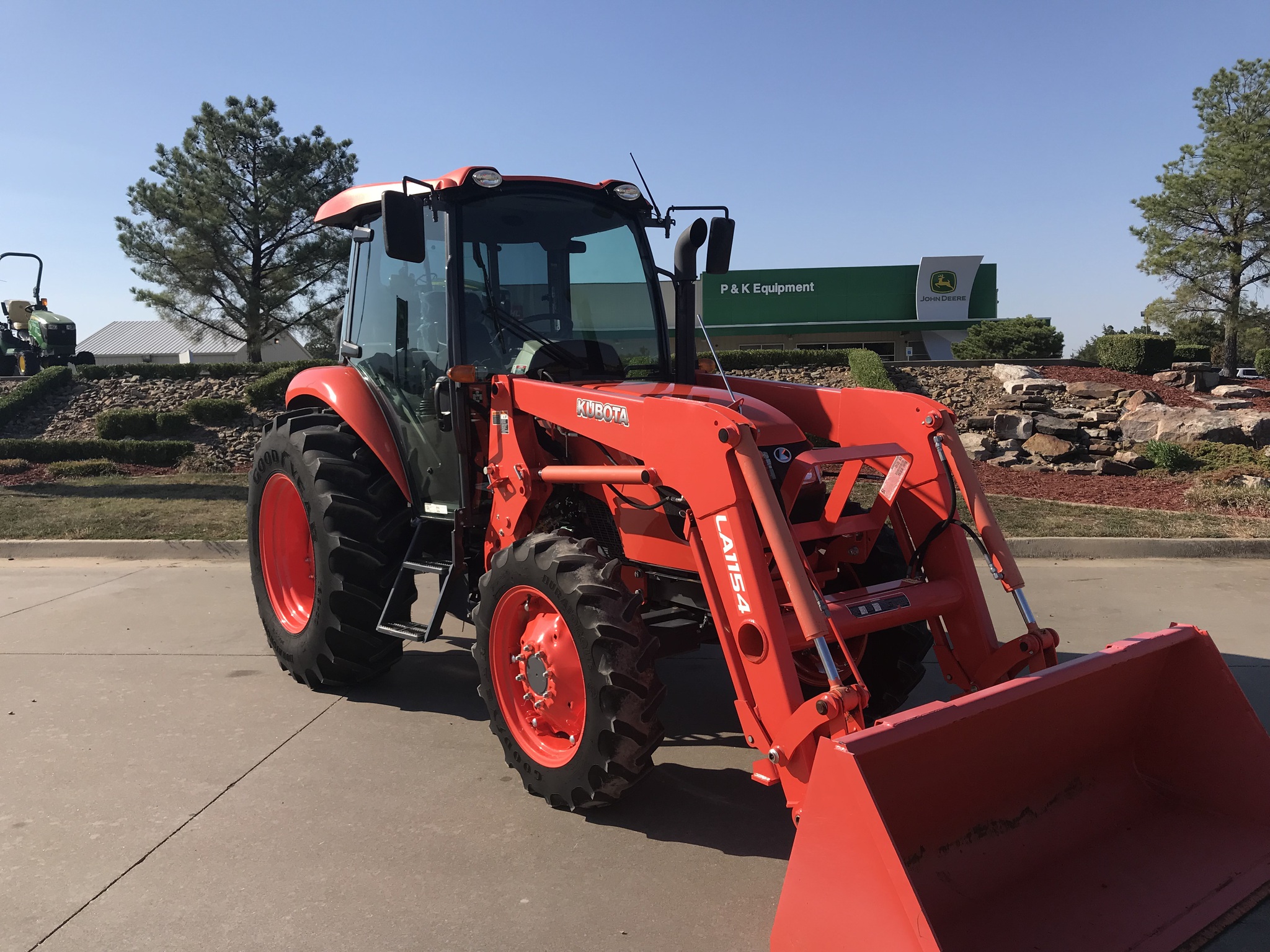 KUBOTA TRACTOR M7060