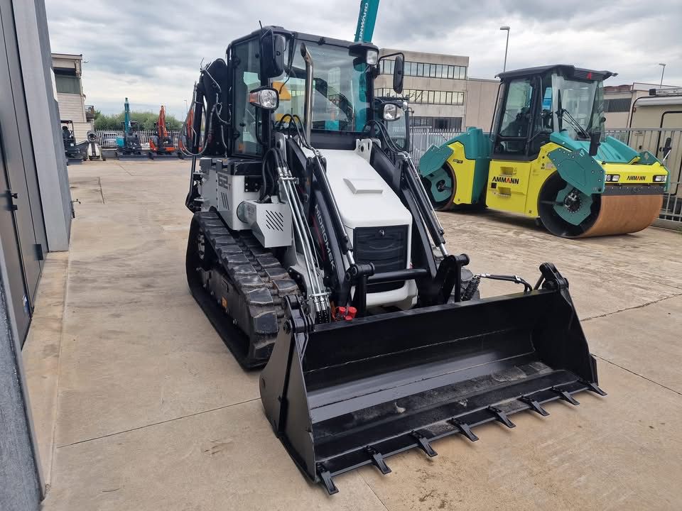 HIDROMEK BACKHOE LOADER 62T